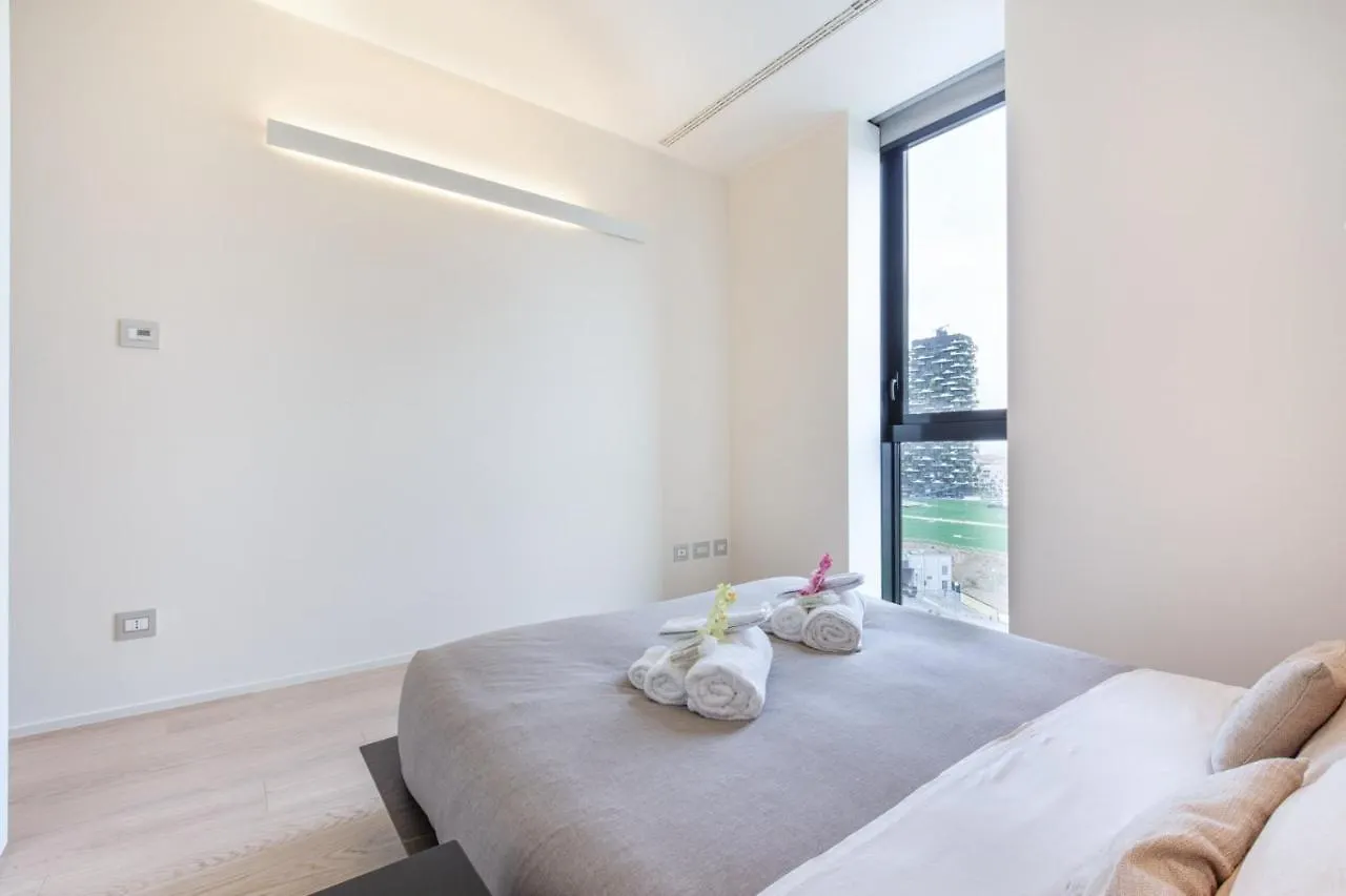 Stylish Elegant Apartment In Torre Solaria With Exclusive Milan'S View  Milan