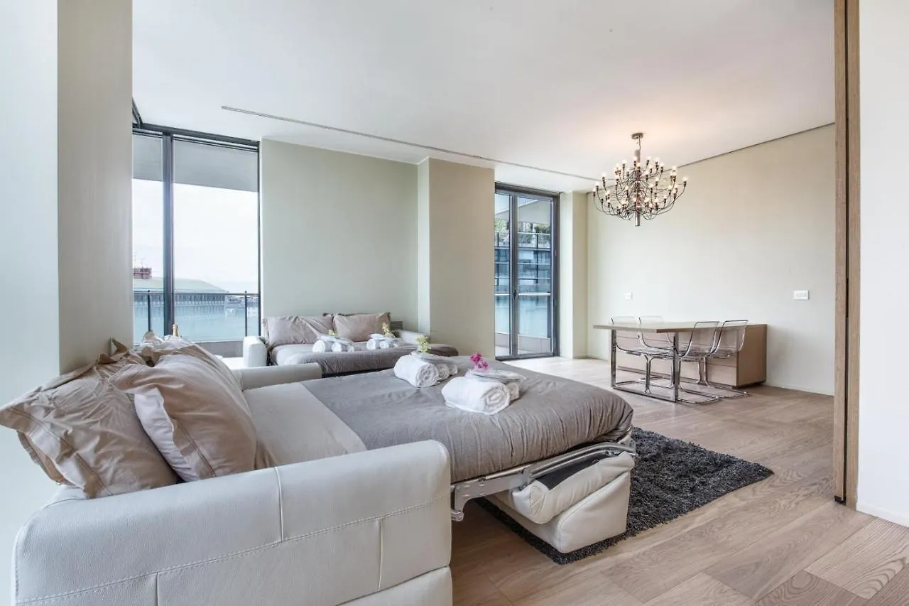 Stylish Elegant Apartment In Torre Solaria With Exclusive Milan'S View