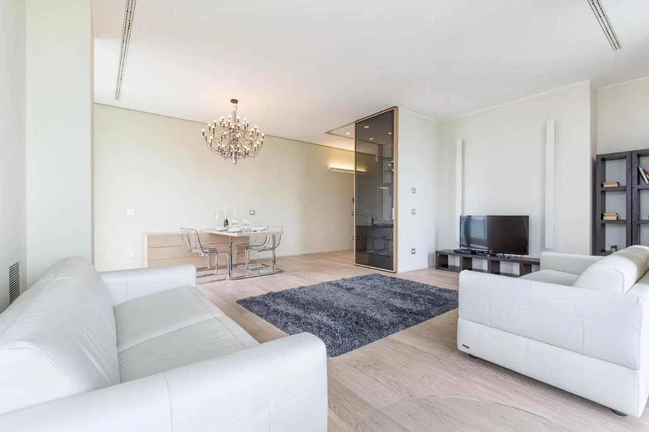 Stylish Elegant Apartment In Torre Solaria With Exclusive Milan'S View