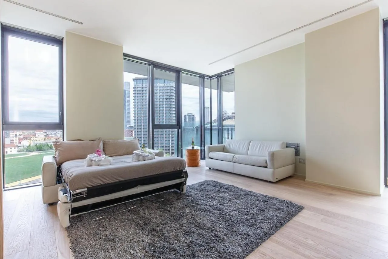 Stylish Elegant Apartment In Torre Solaria With Exclusive Milan'S View Italy